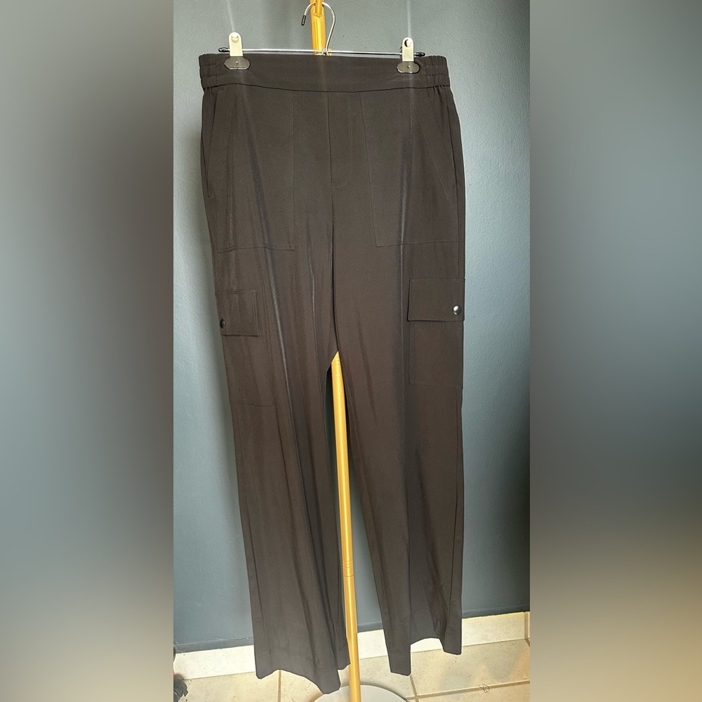 Lou & Grey Black Wide Leg Cargo Pants - Picture 3 of 8